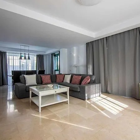 Modern With Parking And Private Pool *